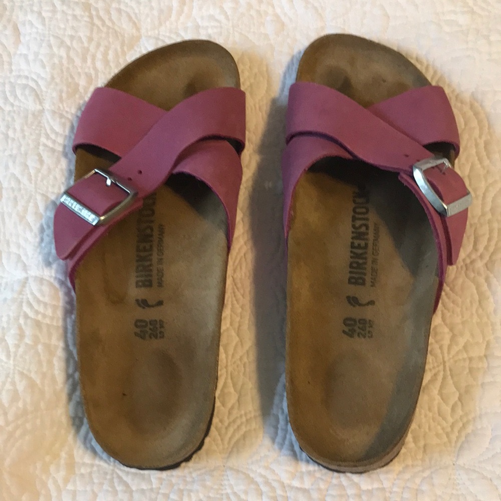 Birkenstock Siena Size 9 Ladies, Cross strap.seem to be narrow or regular width